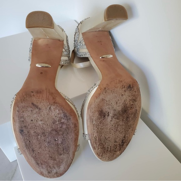 Badgley Mischka Kelly Chunky Heel Pump Ivory Size 8 - Picture 11 of 13